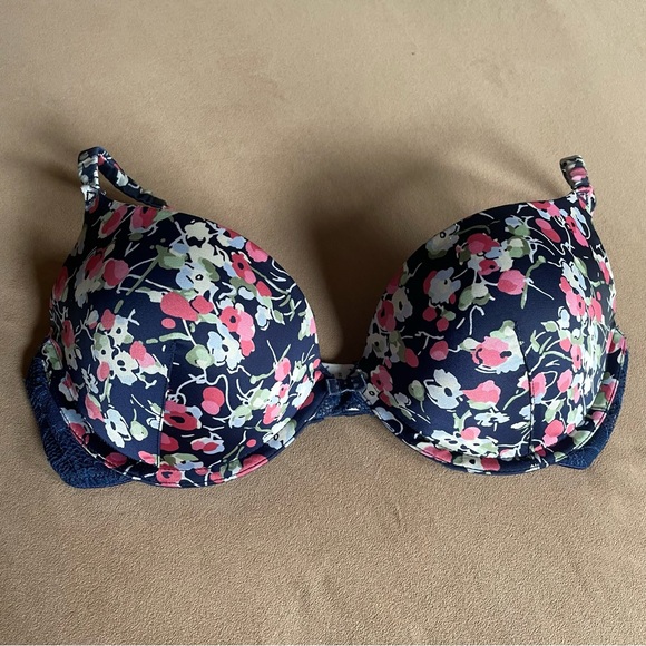 cK Bra and Panty Set - 32D, Small - Picture 2 of 11